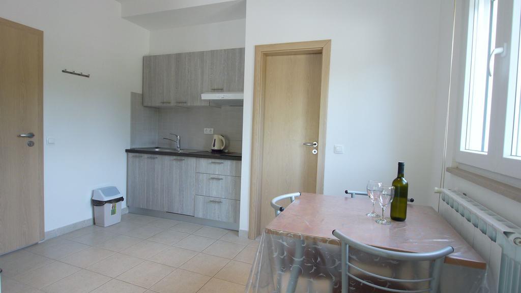 Paklenica Sport Apartments Starigrad Paklenica Exterior foto